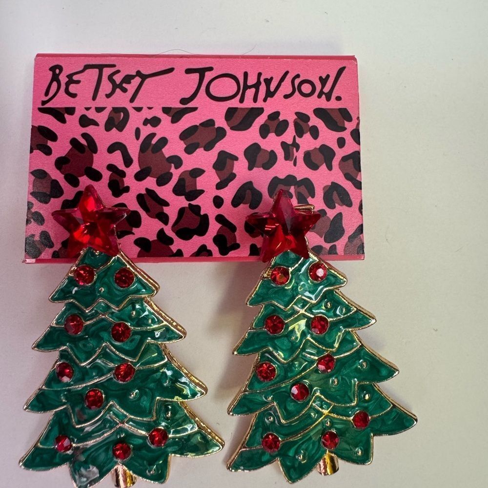 EARRINGS! Betsey Johnson Green Christmas Tree Earrings w/ Red Stars